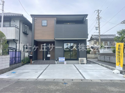 【外観】 | 榛原郡吉田町住吉 10期 新築一戸建て | 現在建築中の外観画像です。ご内覧は同じメーカーの完成物件へご案内いたしますので、いつでもご相談ください！