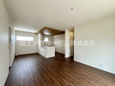【居間・リビング】 | 榛原郡吉田町川尻 5期 新築一戸建て | LDK19帖