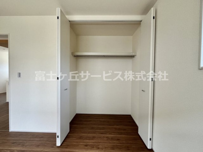 【収納】 | 榛原郡吉田町川尻 5期 新築一戸建て | 主寝室のクローゼット