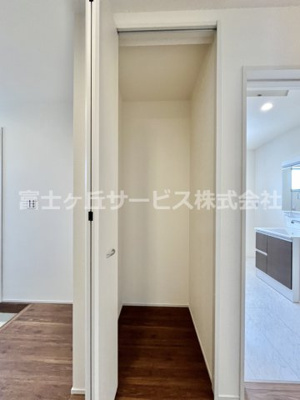 【収納】 | 榛原郡吉田町川尻 5期 新築一戸建て | 玄関横の収納
