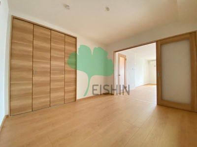 【寝室】 | メゾンソレイユ南福岡 | 最近の物件は寝室が3帖や４帖と狭いタイプが多いですが、こちらの物件は洋室が6帖で大きめのベッドも置けます！