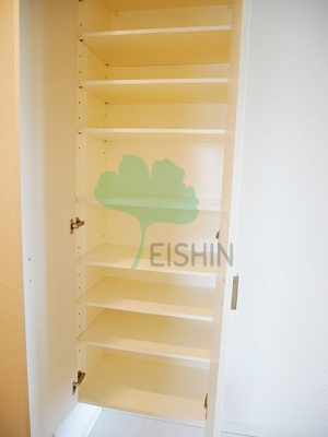 【玄関】 | レジデンシャルヒルズ博多東 | 下駄箱もしっかりついてます！