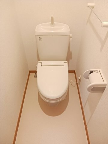 チャンプデブレのトイレ|コンパクトで使いやすいトイレです