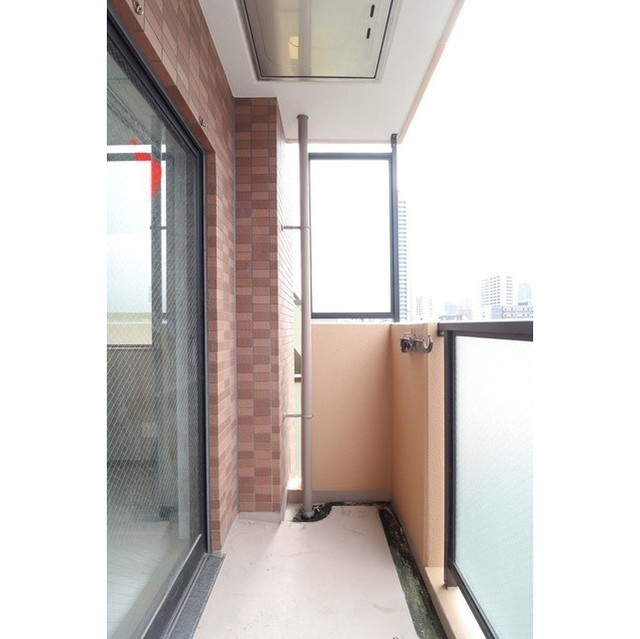 エバースクエア同心のバルコニー