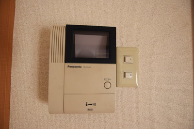 来訪者を確認できるTVモニターフォン