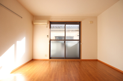 南向きの洋室7帖　エアコン、TVモニターフォン付き
