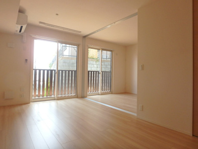 ＬＤＫと洋室を仕切ればプライベートな空間としてもお使い頂けます★