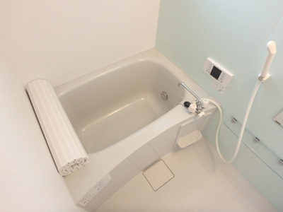 時間差の入浴時にも便利な追焚き機能付★