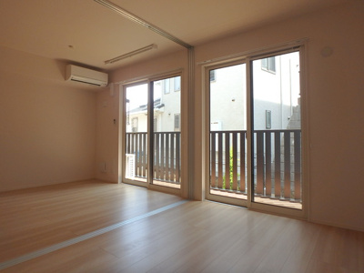 南東向きのバルコニーに面した明るいお部屋です★