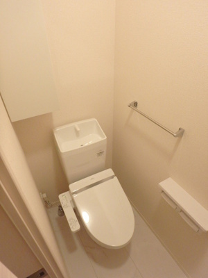 トイレは嬉しい洗浄機能付