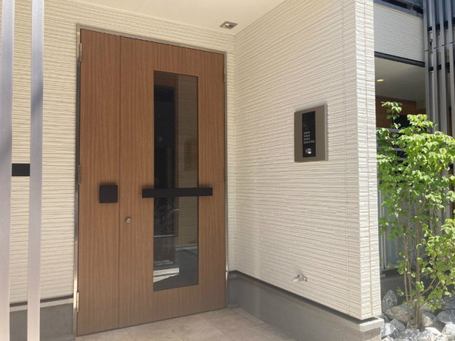 リブリ・MORE 1stのエントランス