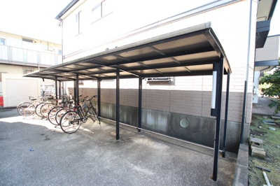 屋根付きの駐輪場