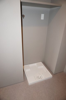 【洗面所】 | プレミアムフラット横濱紅葉坂 | 洗濯機置場です