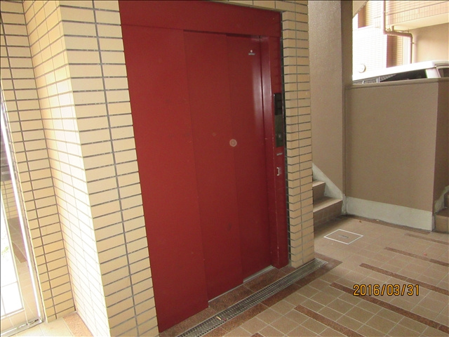 グランドメゾン黒川のエントランス