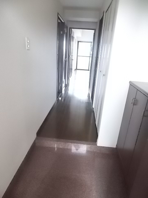 グランドメゾン黒川の玄関|収納もある玄関です