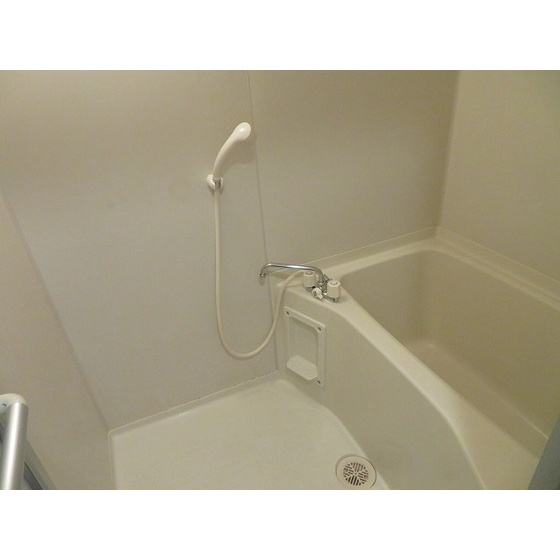 ＹＡＹＯＩ　ＣＯＵＲＴの浴室|バス