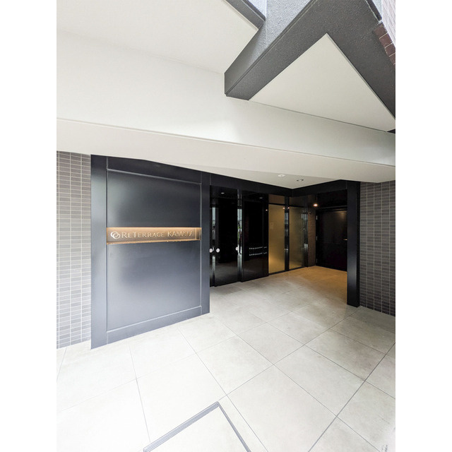 リテラス蒲田のエントランス