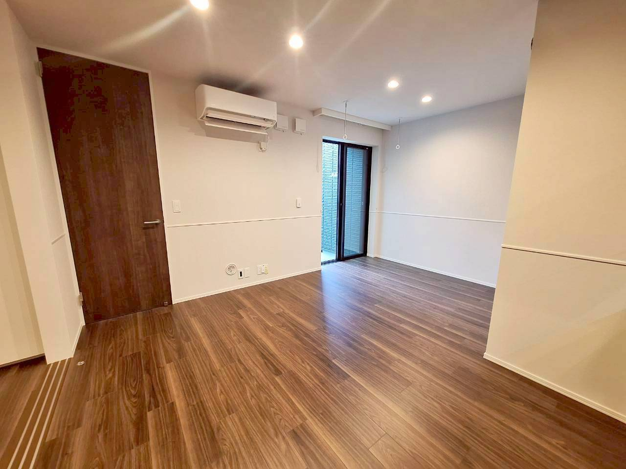 シャンベール若宮の居間・リビング|全室エアコン付き