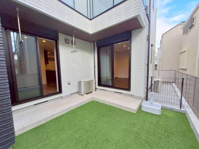 シャンベール若宮の庭|１階ならではの専用庭あり