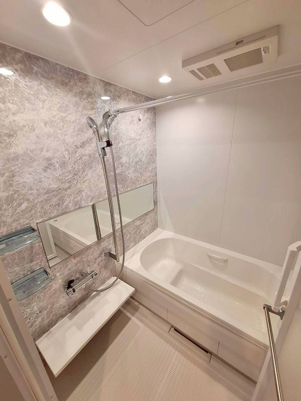 シャンベール若宮の浴室|ゆったりサイズの一坪サイズバス♪追焚・浴室乾燥機付き