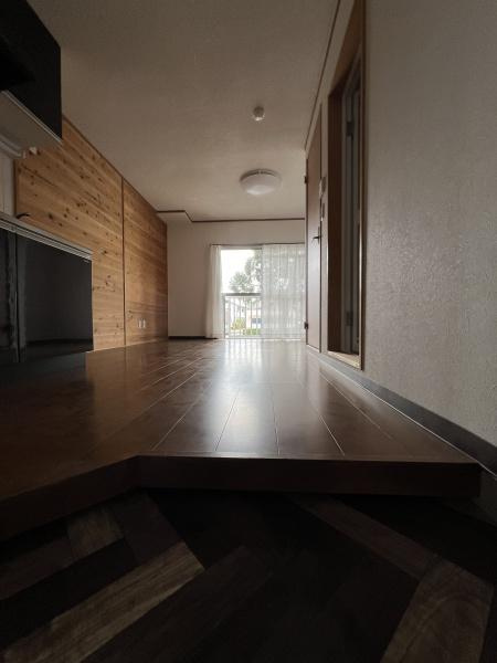 須山ビルの玄関