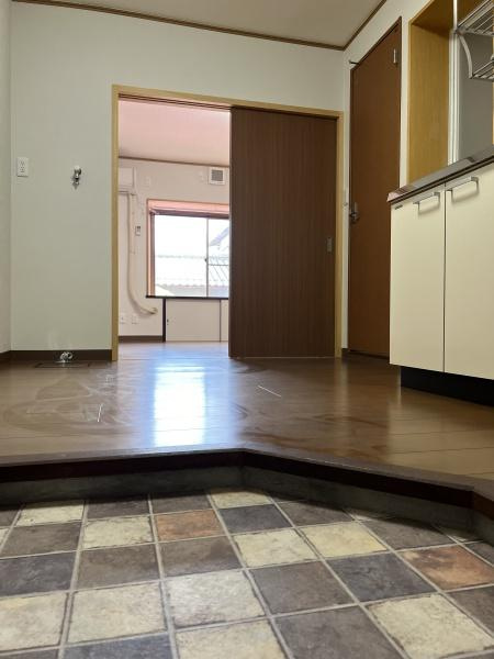 須山セカンドビルの玄関