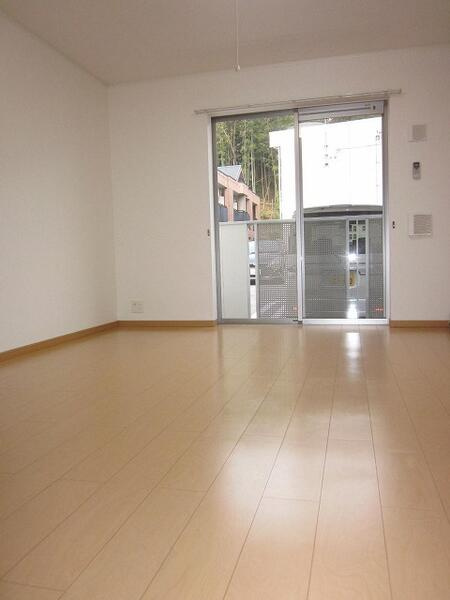 ラ　メゾン　プロスペリテ１の居間・リビング