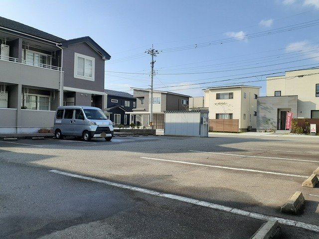 ヴィラ・アミティⅠの駐車場|駐車場完備です