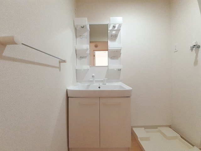 ＫＡＭの洗面所|明るい洗面所です