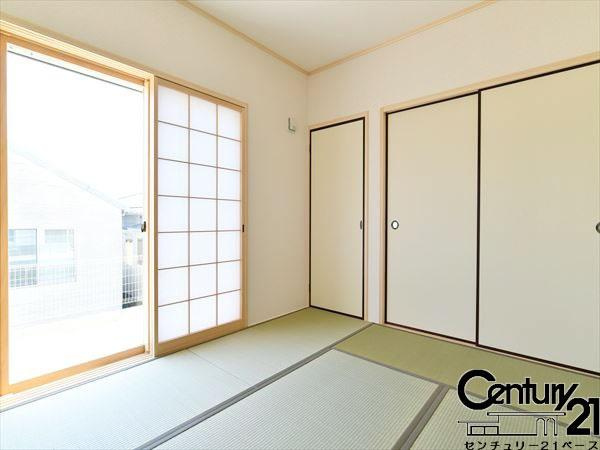 ファーストタウン目安北 １号棟 ／新築一戸建の内観：施工例|■ほっこり落ち着ける和室！客間としてもご利用いただけます！■