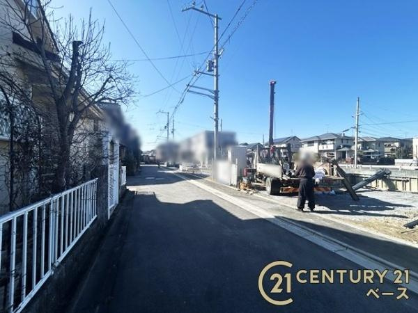 ファーストタウン目安北 ２号棟 ／新築一戸建の前面道路含む現地写真|■現地撮影写真■前面道路は広々４.２ｍ！お車の出し入れもラクラクです！
