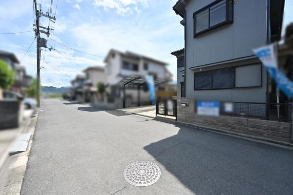 御所市寺内町　一戸建の前面道路含む現地写真