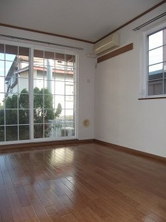 【内装】 | ノースリバー　Ａ | 明るい色調の室内です