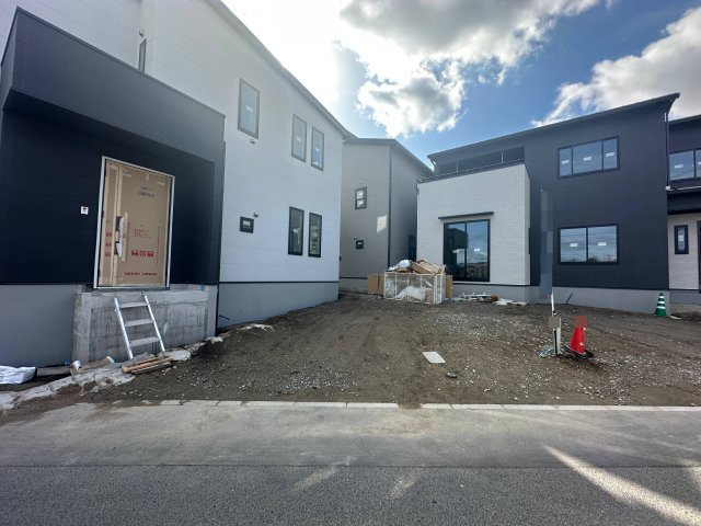 安佐南区伴東5丁目の駐車場|4号棟駐車場☆並列2台駐車可能☆