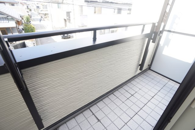 ガーデンテラス逆瀬川のバルコニー