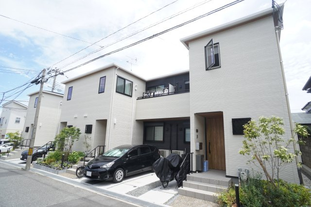 ガーデンテラス逆瀬川の外観