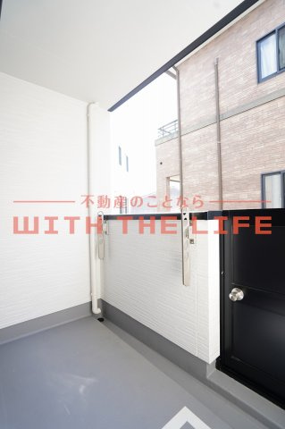 Leaf津福駅南【キャッシュバック対象物件】のバルコニー|開放的で明るい空間を演出してくれるバルコニーです