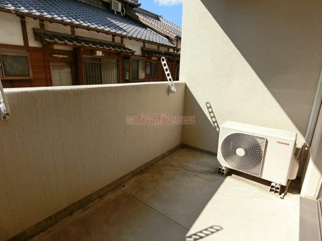 シェ・ソワのバルコニー|外からの目が気にならないバルコニーで洗濯物が干せます