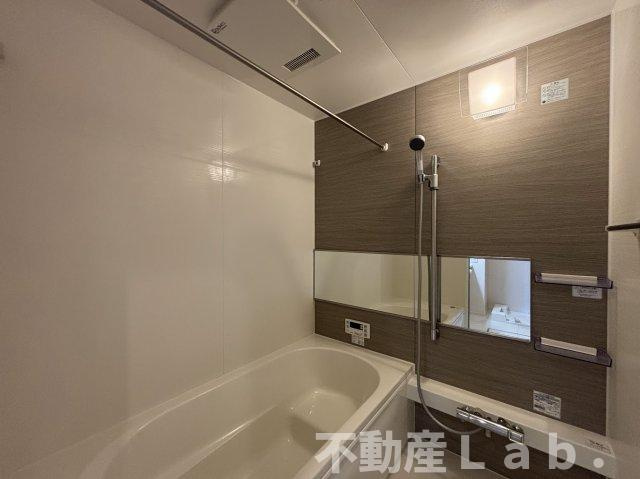 ブランピエール サカエの浴室|※反転タイプのお写真です。