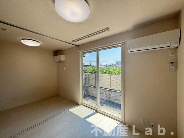 ブランピエール サカエの居間・リビング|※反転タイプのお写真です。