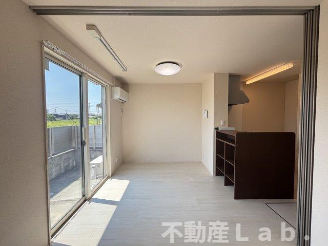 ブランピエール サカエの居間・リビング|※反転タイプのお写真です。