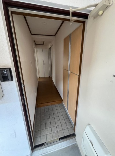 第3小野ビルの玄関