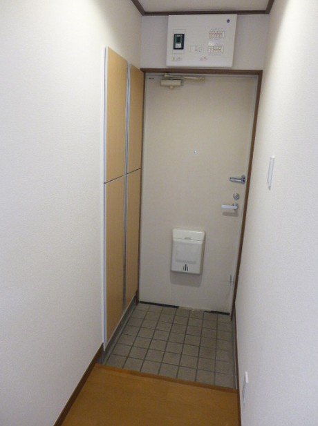 第3小野ビルの玄関