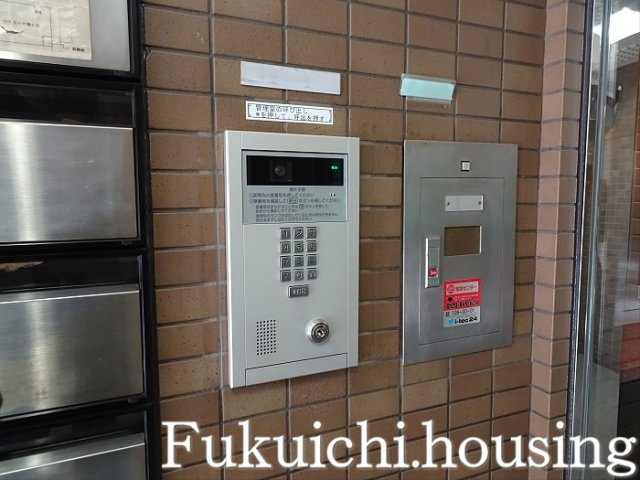 カテリーナ梅ヶ丘のエントランス