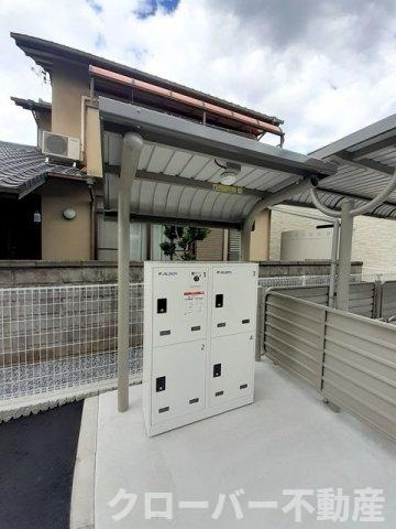 四季　夏の駐車場