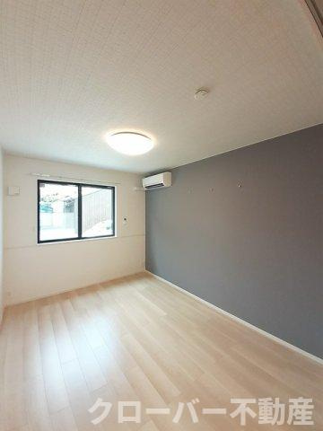 四季　夏の寝室