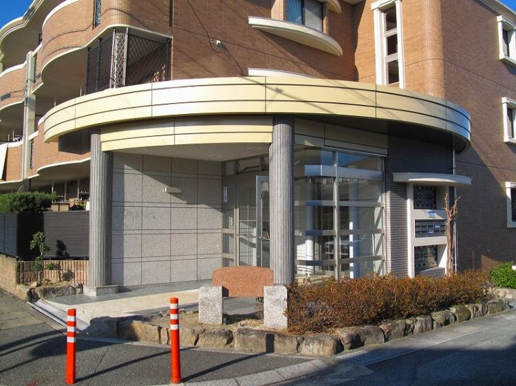 福岡市南区弥永２丁目の賃貸マンションのエントランス|エントランス写真