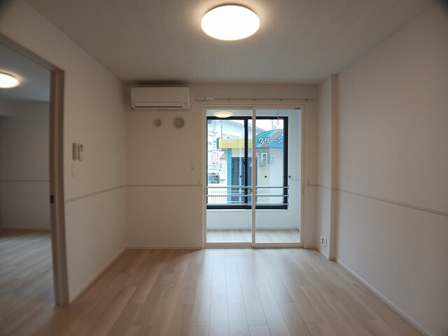 メゾンドラーゴの居間・リビング