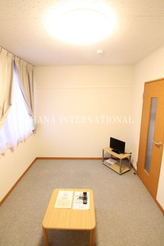 レオパレスレストの居間・リビング