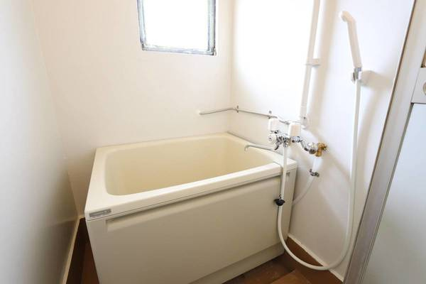 【浴室】 | ビレッジハウス伊万里1号棟 | ビレッジハウスの同一物件・同一タイプの間取りの写真です